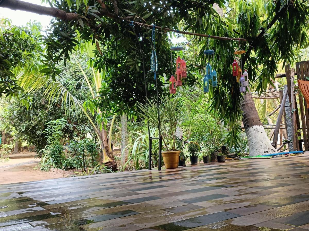 Lotus Riya Home Stay Hampi Exterior foto